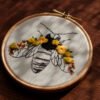 broderie abeille jaune en kit